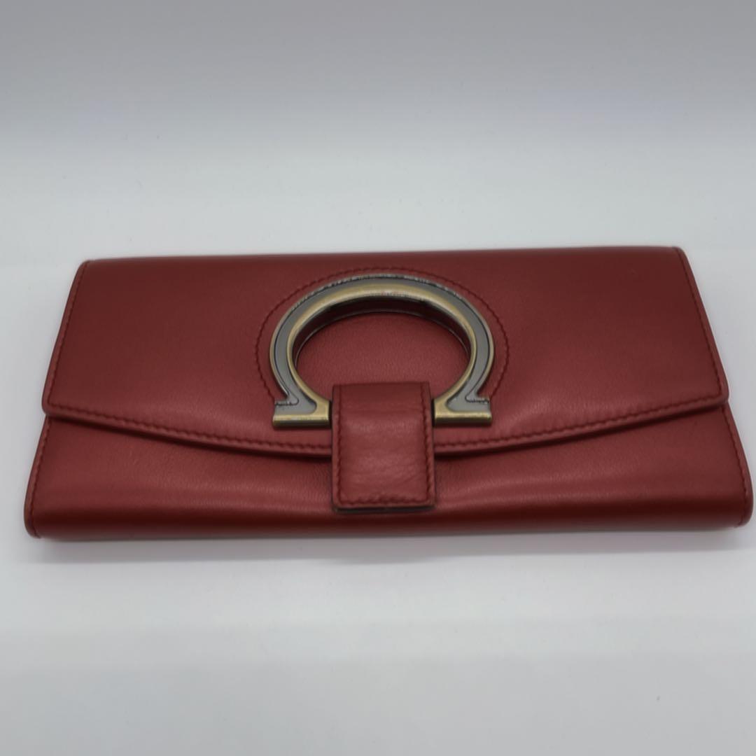 【美品】SalvatoreFerragamoフェラガモ 二ッ折　長財布　赤