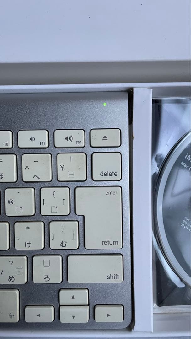 Apple 純正 ワイヤレスキーボード •マジックマウス •DVDセット 美品