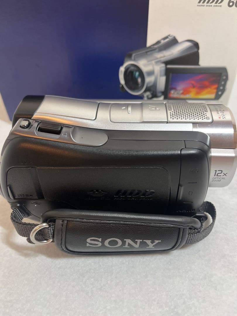 【極美品】ソニー SONY HDR-SR11 ビデオカメラ バッテリー2個付き