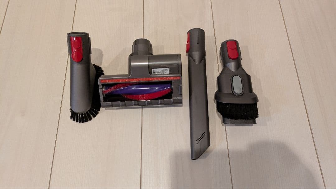 価格見直し Dyson V10 fluffy アタッチメント多数 中古品