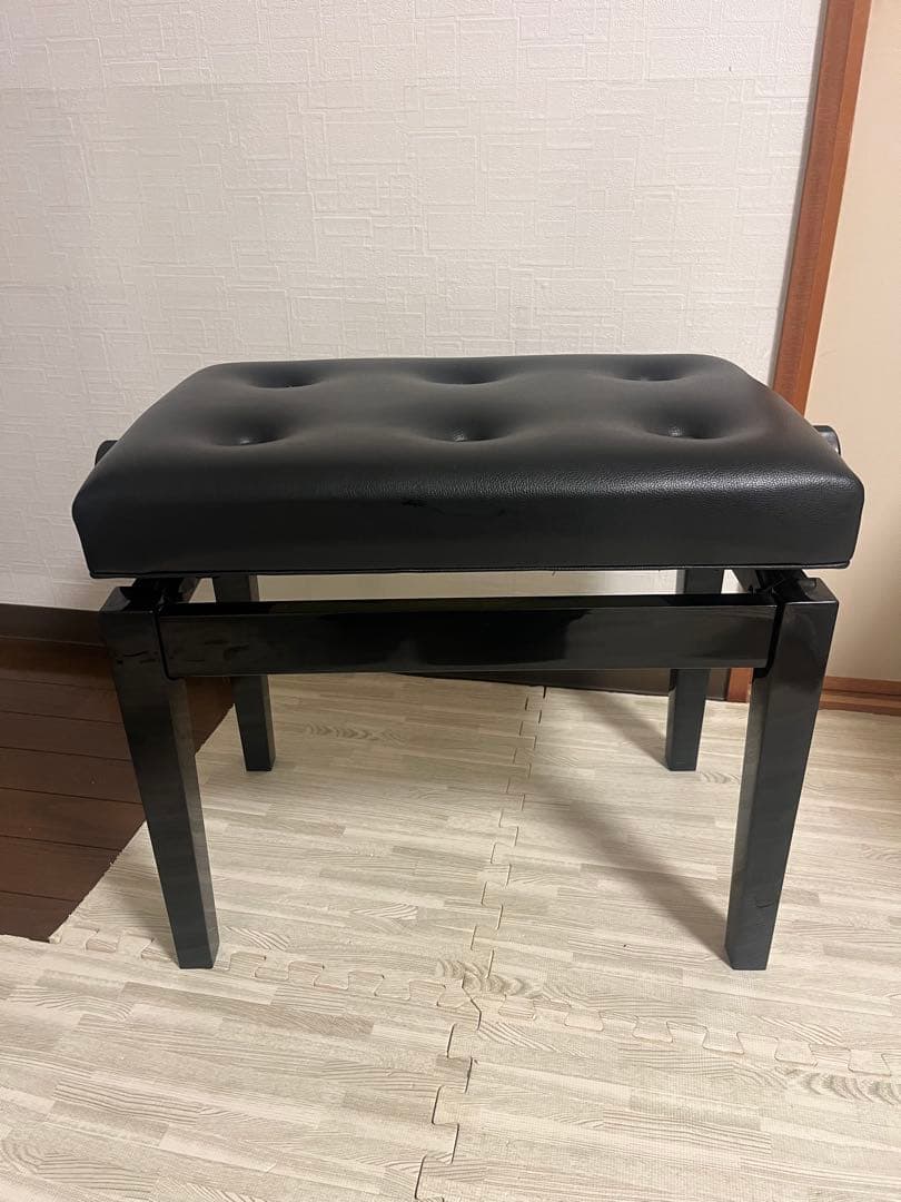 ピアノ　椅子