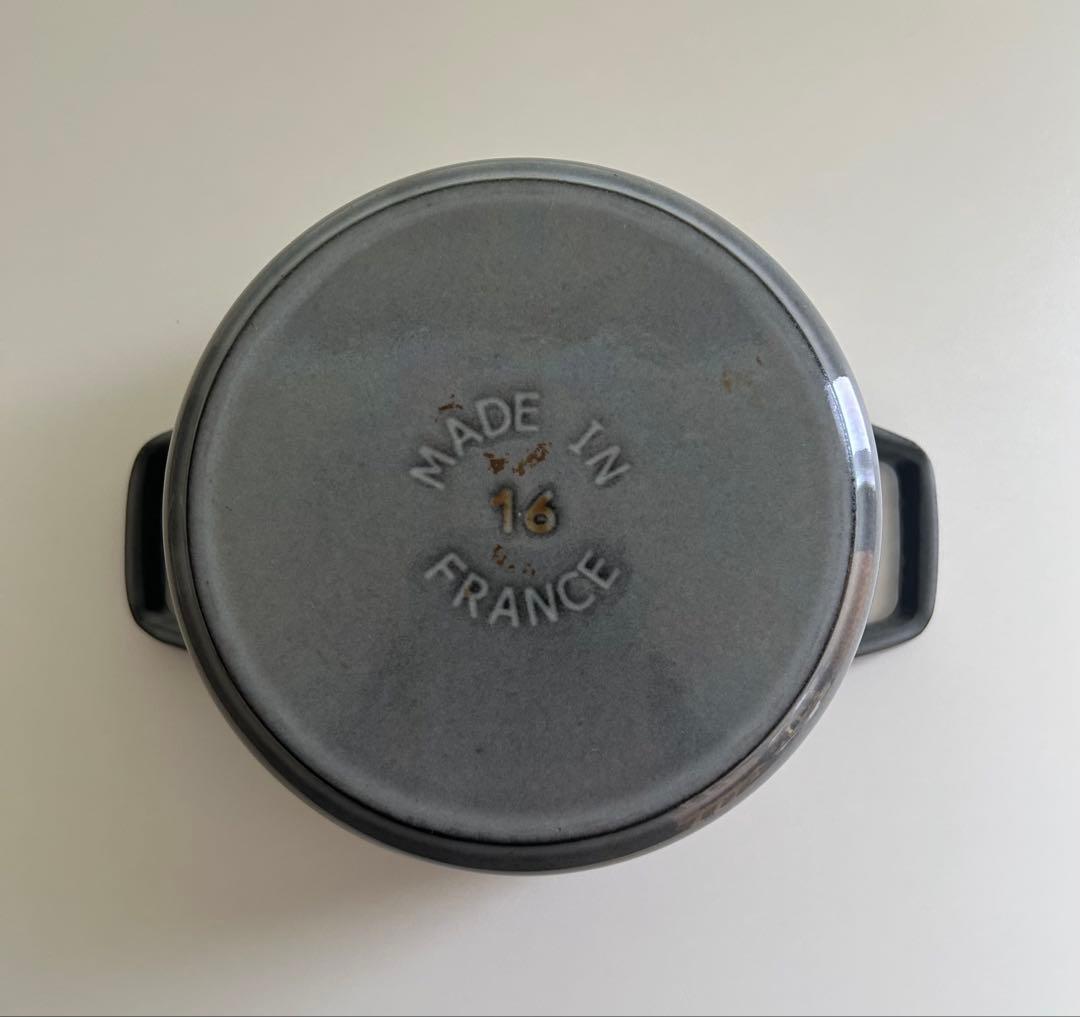 【日本正規販売品】旧型　staub ストウブ　ピコ　ココット　ラウンド　16cm