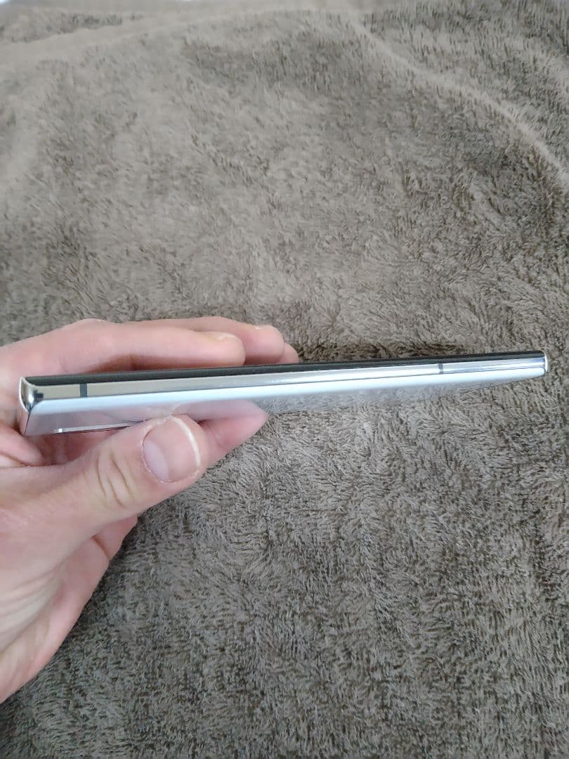 値下げしました。ARROWS　NX9　ホワイト