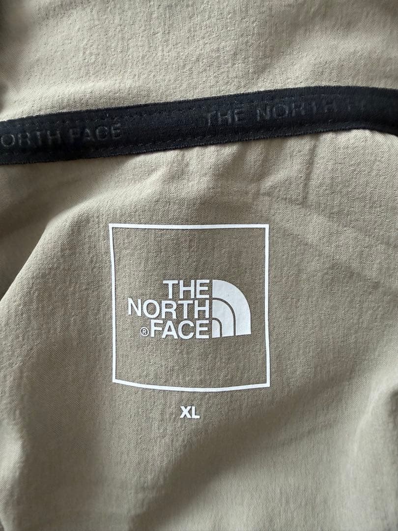 The North Face フード付きジャケット ベージュ
