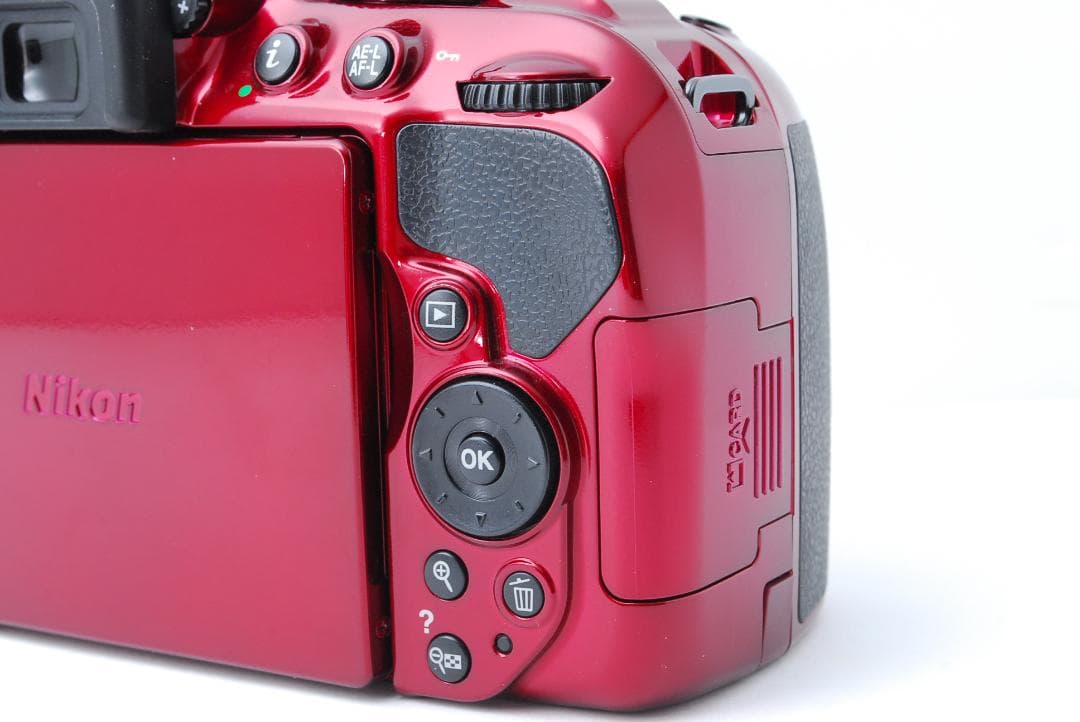 【箱付き・新品級ショット数】Nikon D5300　WiFi　スマホ転送　レッド