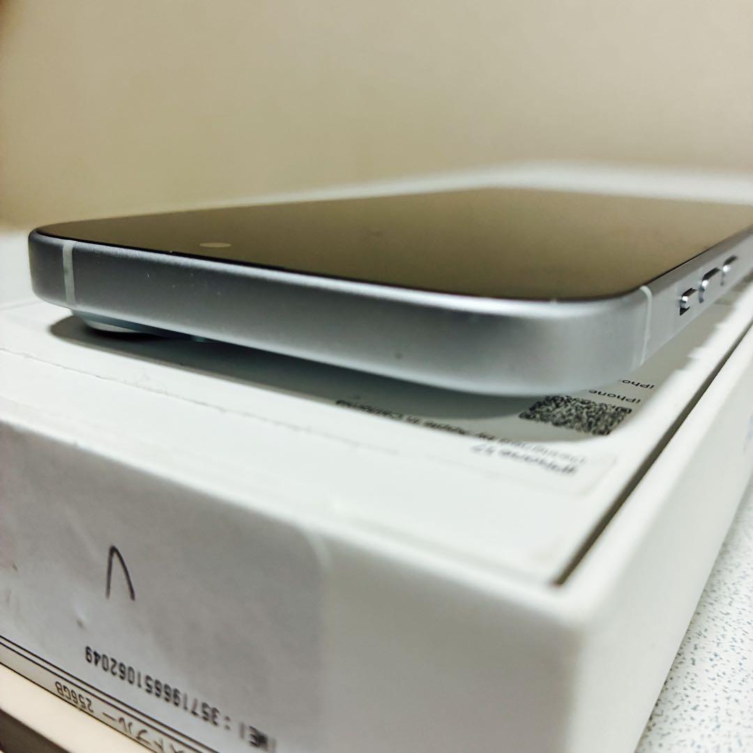 iPhone15 128gb ケース・箱付き(箱型違い)