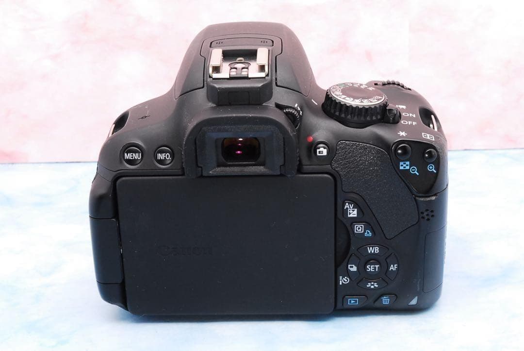 Canon Kiss X6i☆手ぶれ補正レンズ☆一眼レフカメラ☆入門機に最適
