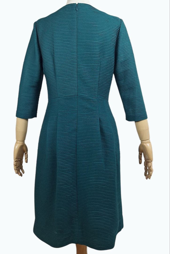 美品 Leilian プリーツデザインワンピース