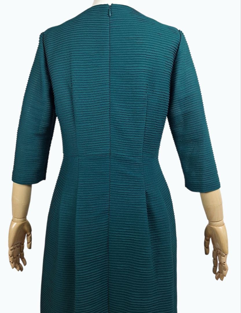 美品 Leilian プリーツデザインワンピース