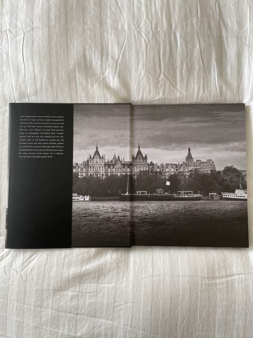[2012] THE LIGHT OF LONDON アスリーヌ社
