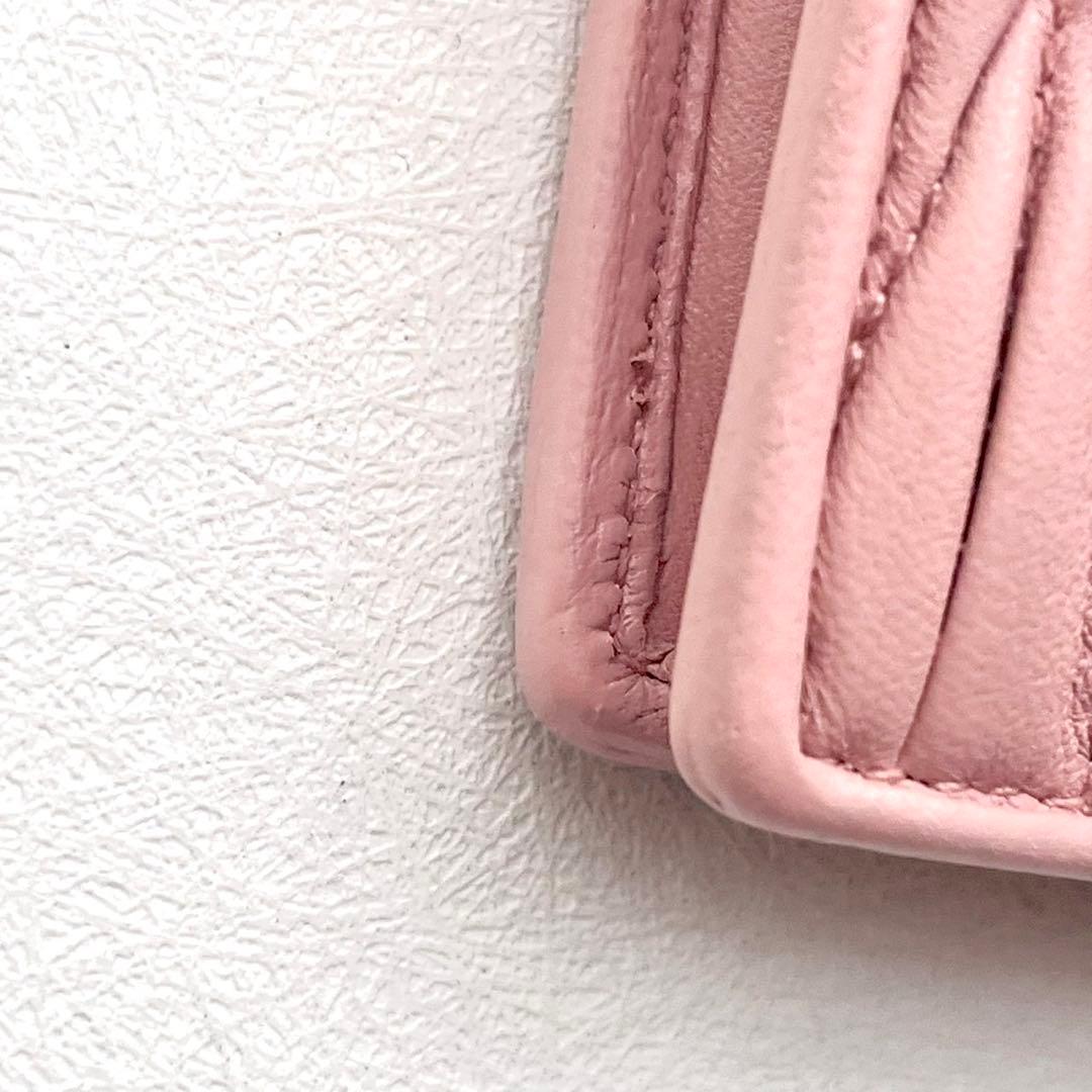 大人気 miu miu ミュウミュウ マテラッセ 二つ折り財布　0315-④