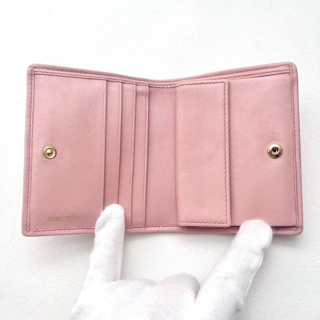 大人気 miu miu ミュウミュウ マテラッセ 二つ折り財布　0315-④