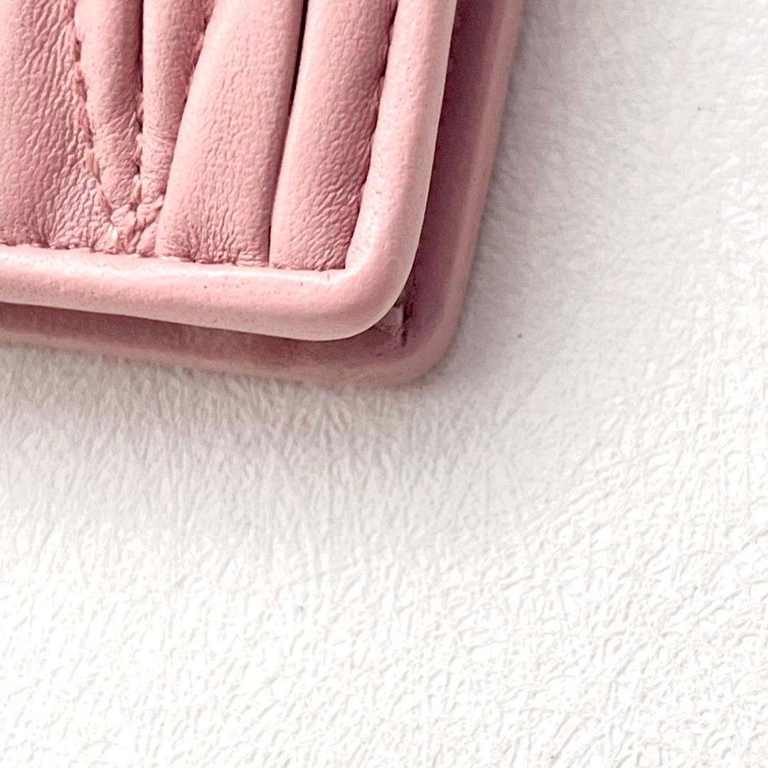大人気 miu miu ミュウミュウ マテラッセ 二つ折り財布　0315-④