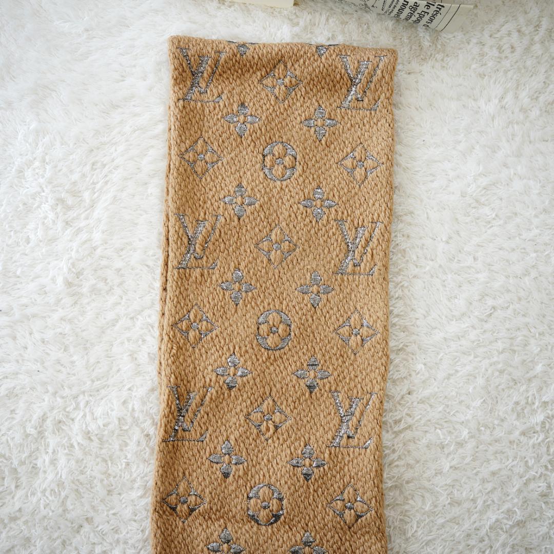 ルイヴィトン　LOUIS VUITTON LV マフラー エシャルプ ロゴマニア