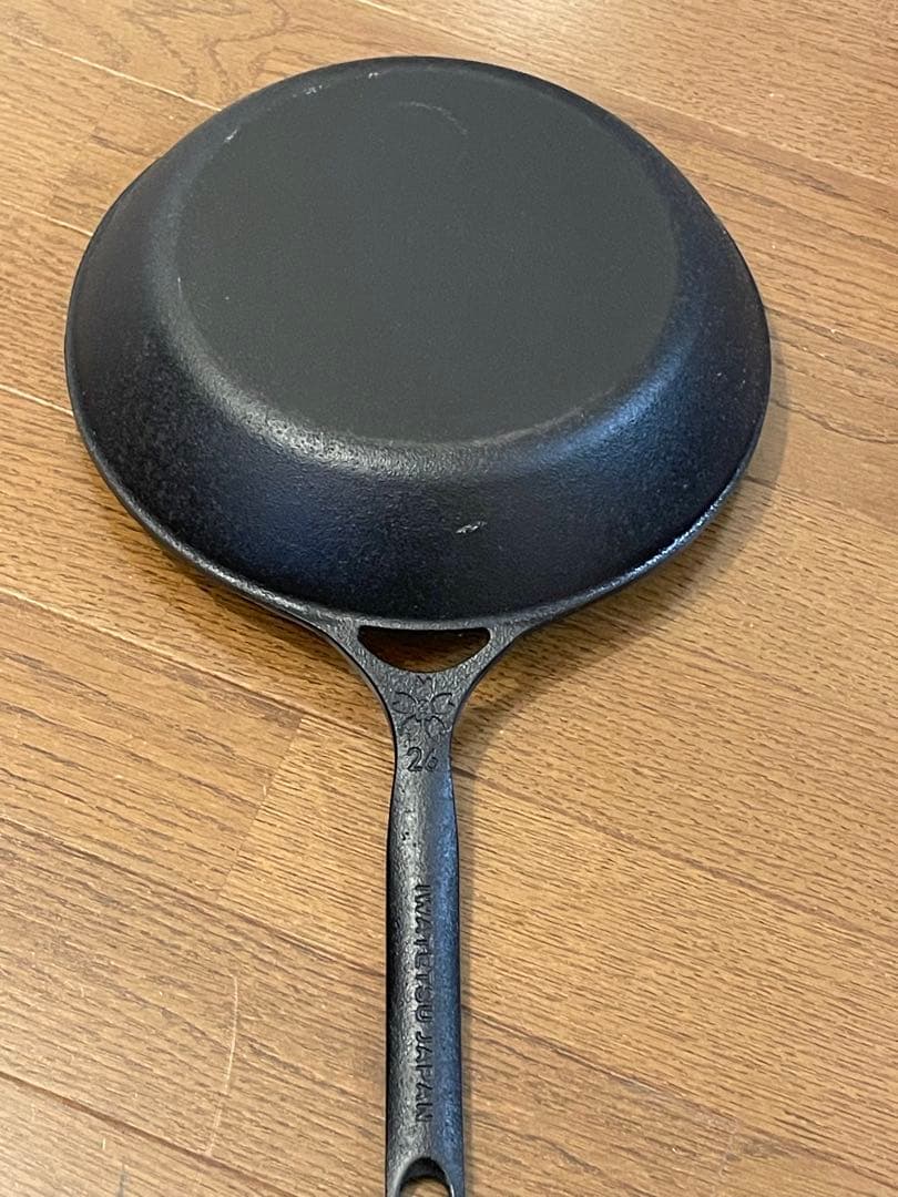 岩鉄鉄器　iwatetsu ダクタイルパン　26cm