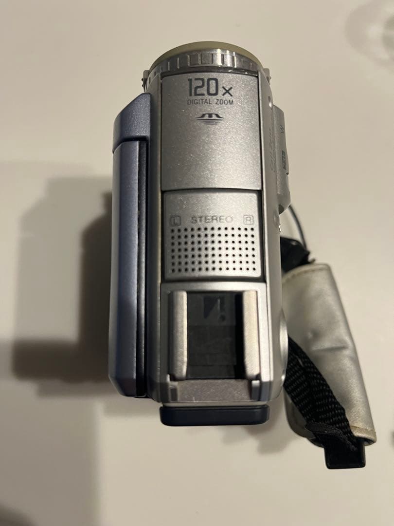 SONY DCR-PC105Kビデオカメラ