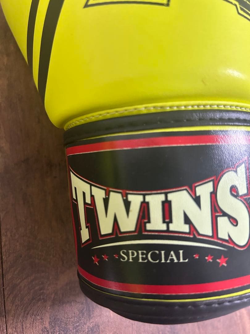 TWINS SPECIAL ボクシンググローブ 10 oz イエロー