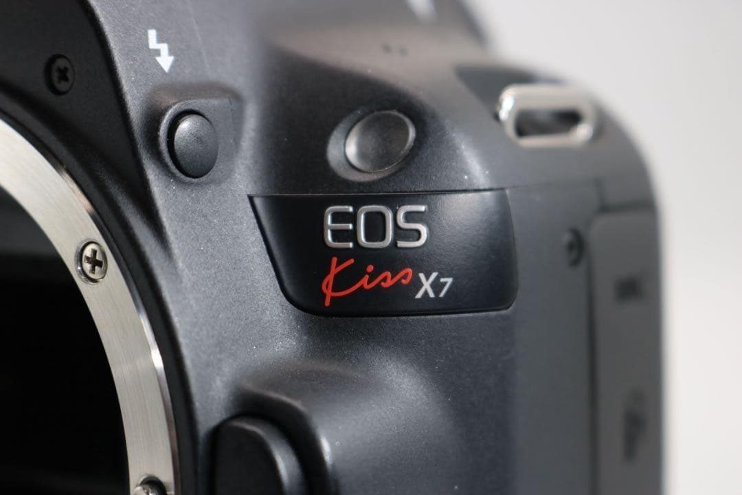 美品 【Canon EOS Kiss X7 ダブルレンズセット】 安心保証あり