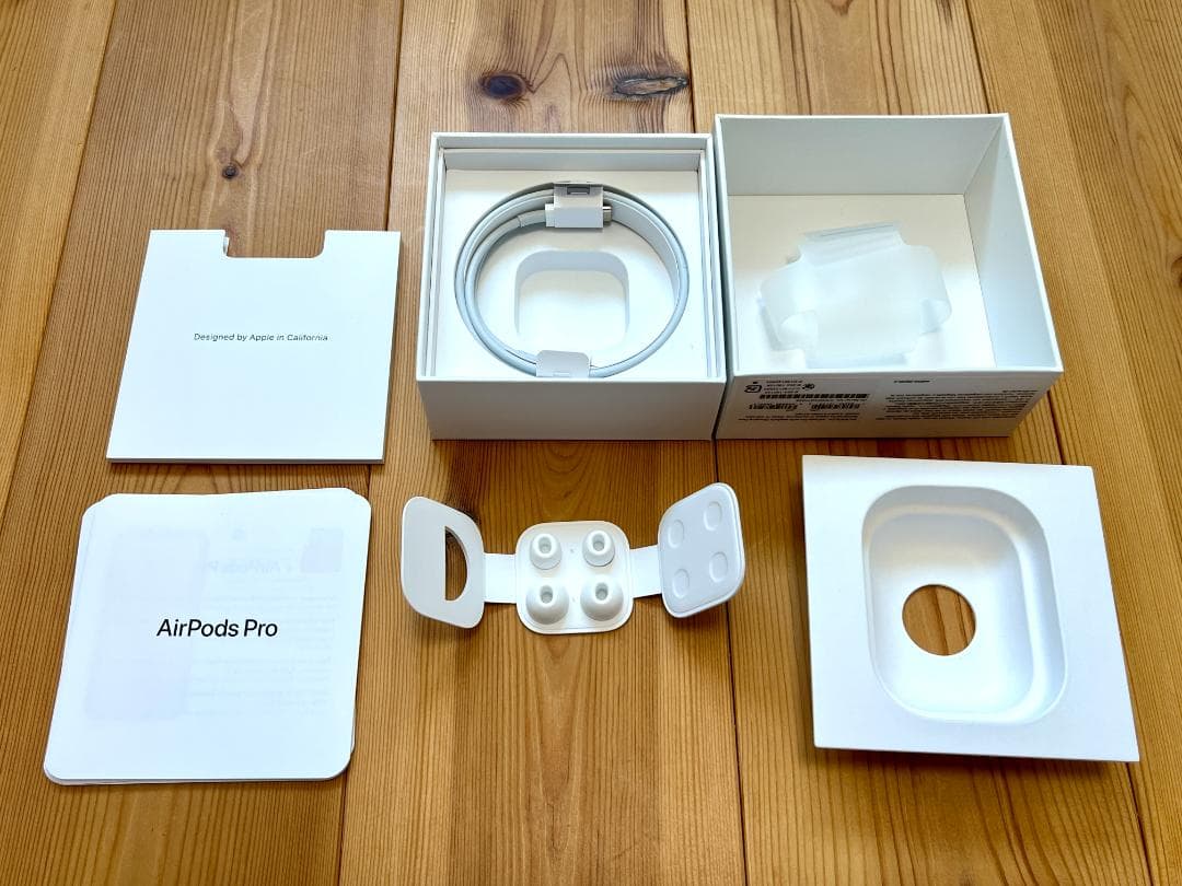 AirPods Pro (第1世代) A2084 ＋ 耐衝撃シリコンケース付き
