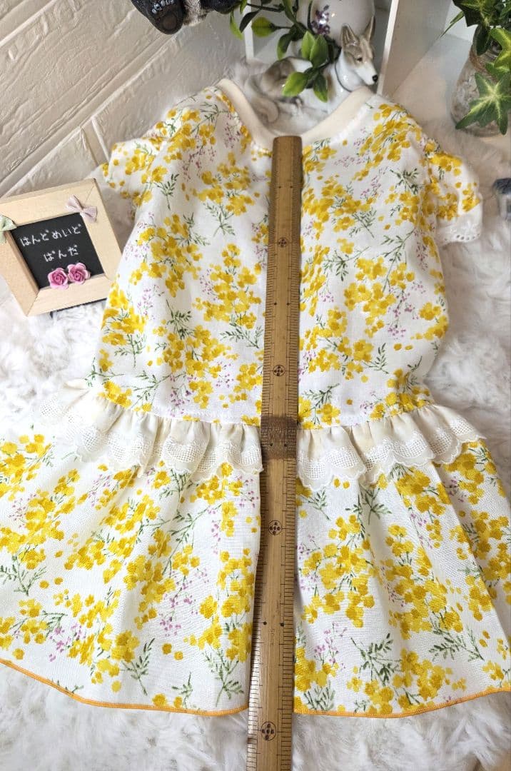ハンドメイド犬服・春にぴったり・小花柄　❣️ギャザーたっぷティアードワンピース
