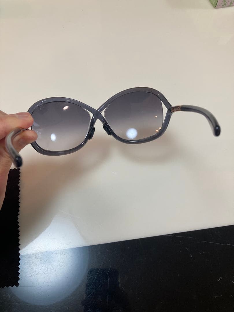 TOM FORD トムフォード/グレー グラデーション/サングラス /ケース付き