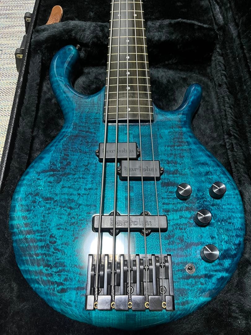 Pedulla /Penta Buzz 5 ハードケース付　5弦ベース