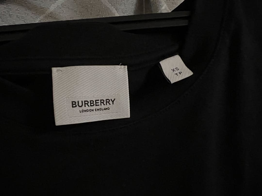 BURBERRY ブラック Tシャツ X S