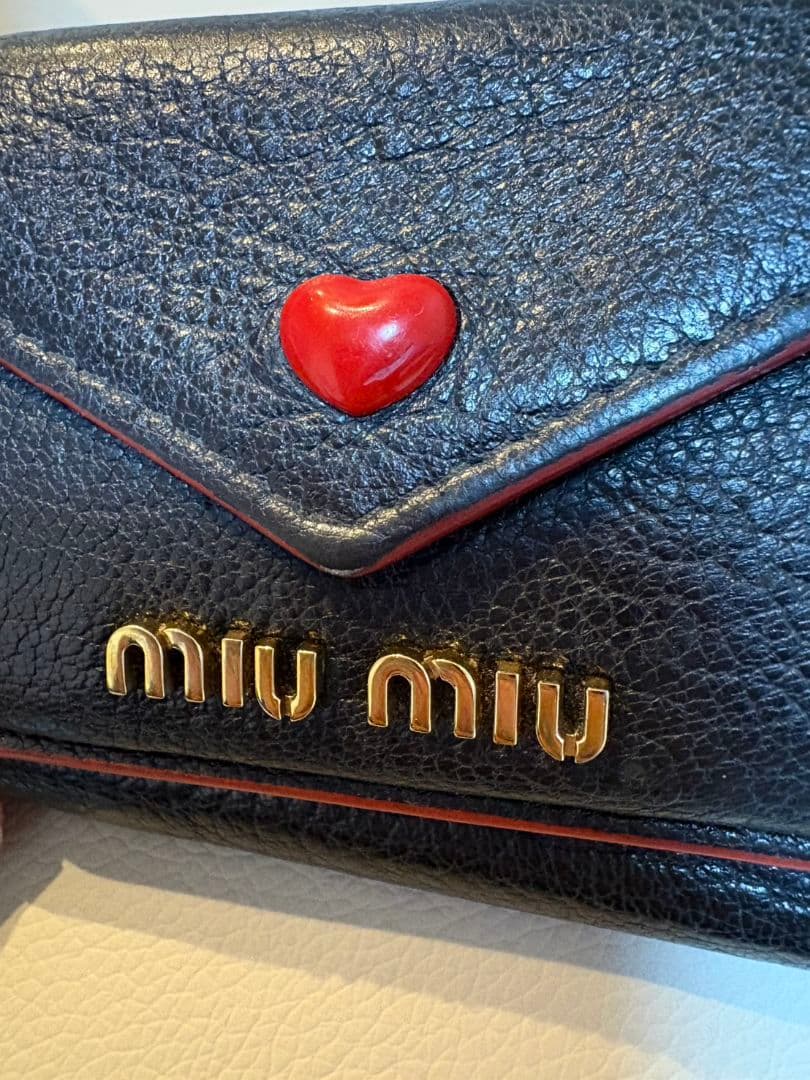 人気✨ MIU MIU ラブレター ハート マドラス 三つ折り財布 ウォレット