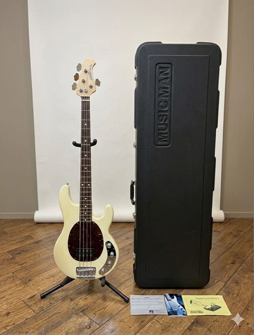 ヒロ　MUSICMAN Stingray4 White Rose