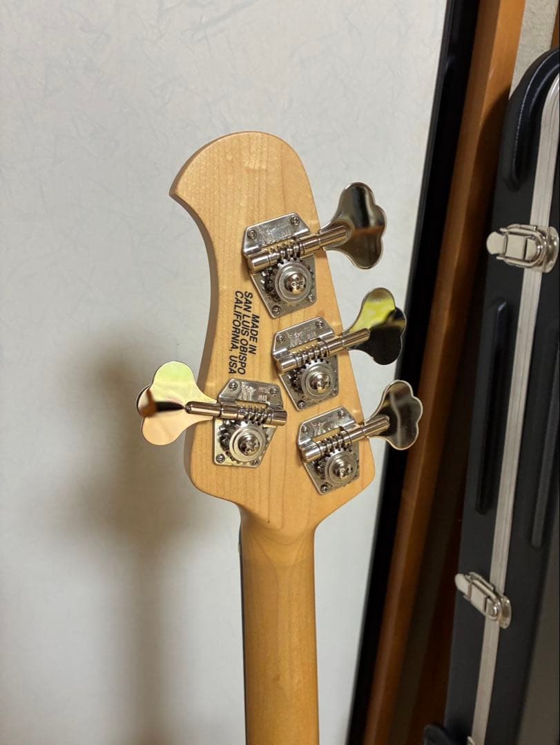 ヒロ　MUSICMAN Stingray4 White Rose