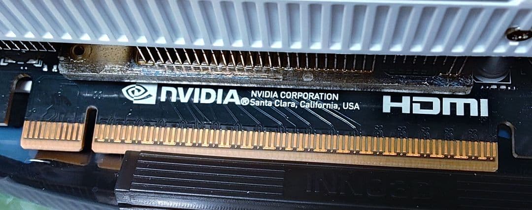 【新品同様】INNO3D製 RTX5070 12GB ホワイト＆シルバー