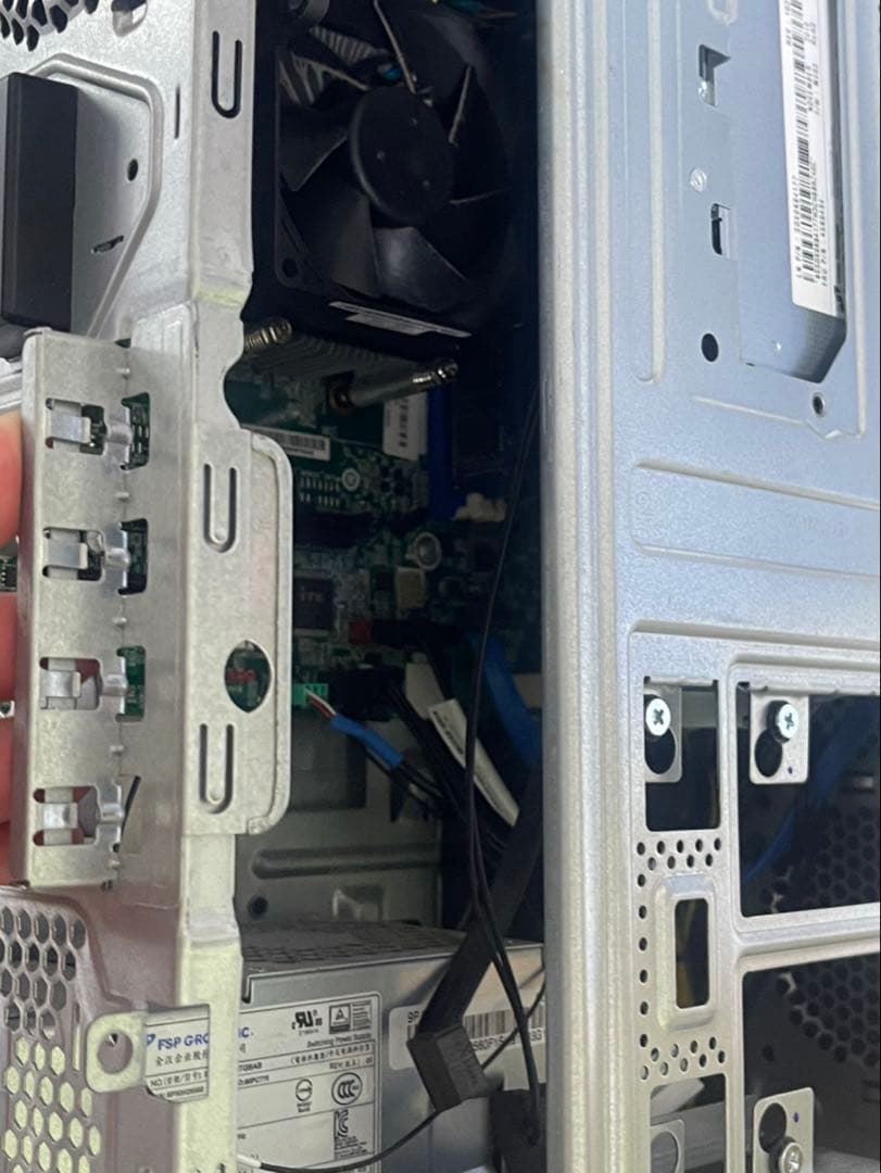 小型ゲーミングパソコン