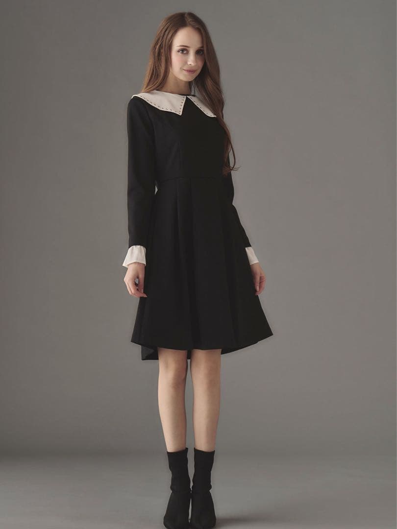 新品　EmiriaWiz エミリアウィズ　スタッズカラーフレアワンピース