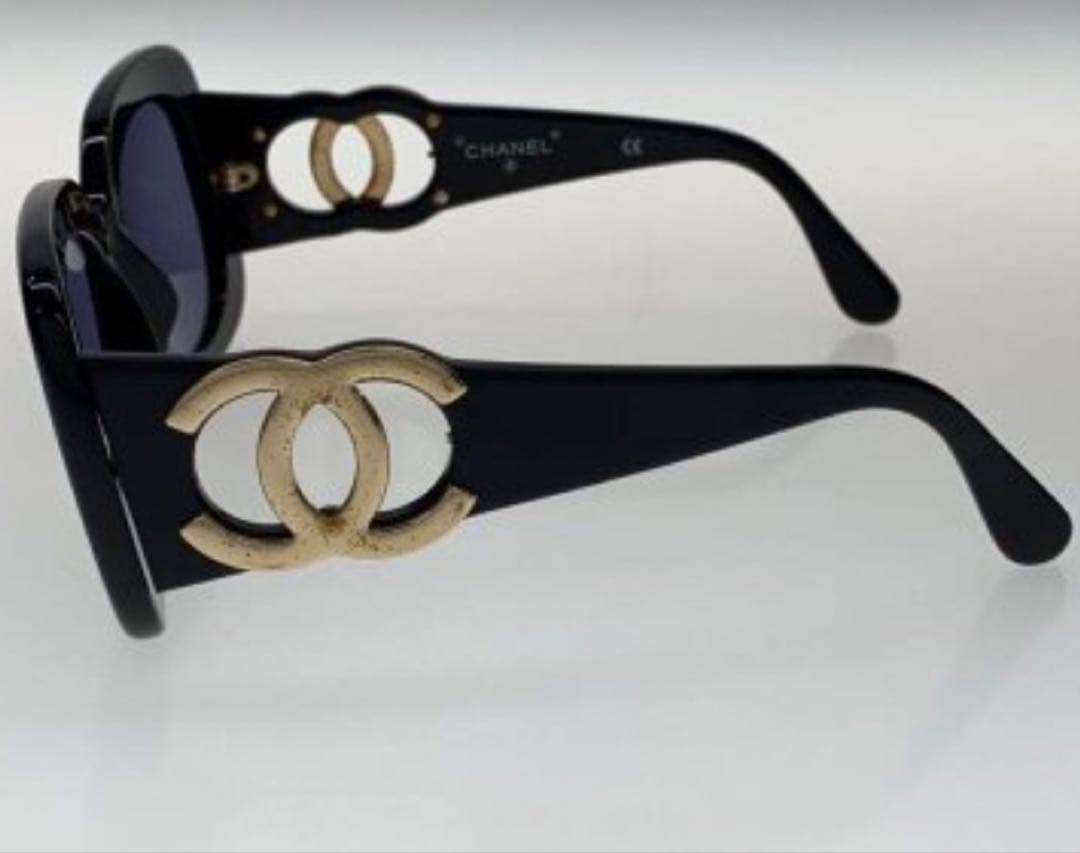 CHANEL ブラック サングラス ゴールドロゴ