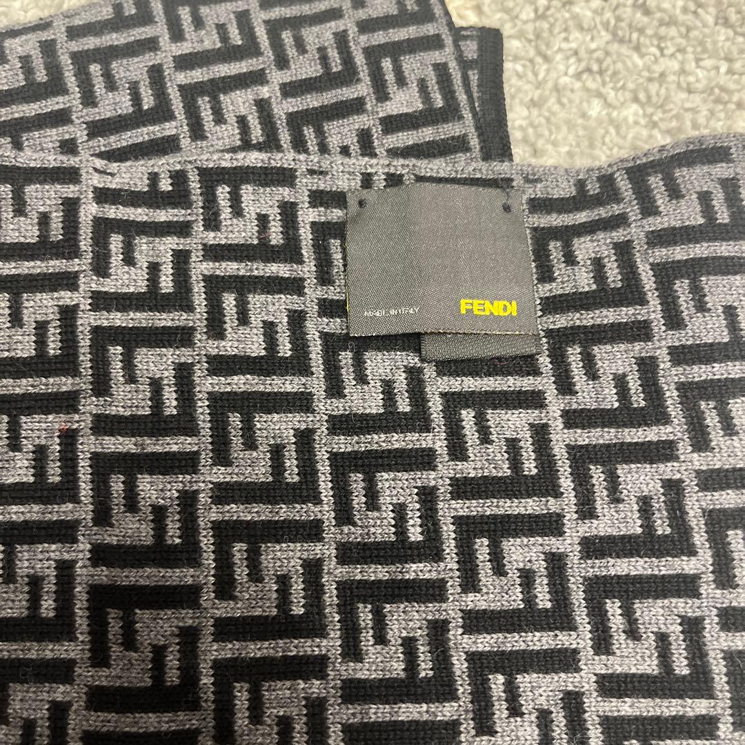 FENDI フェンディ　マフラー