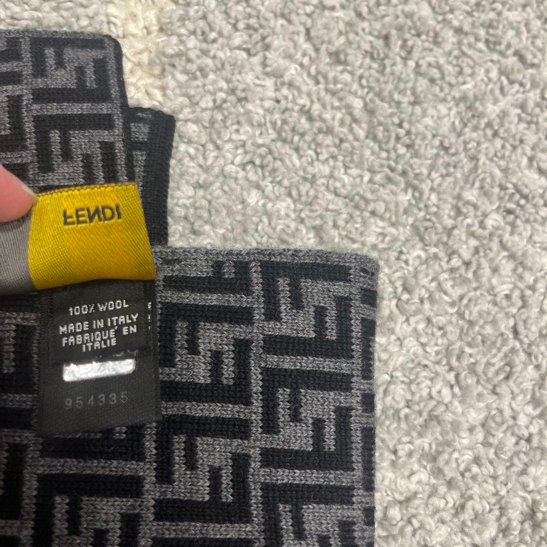 FENDI フェンディ　マフラー