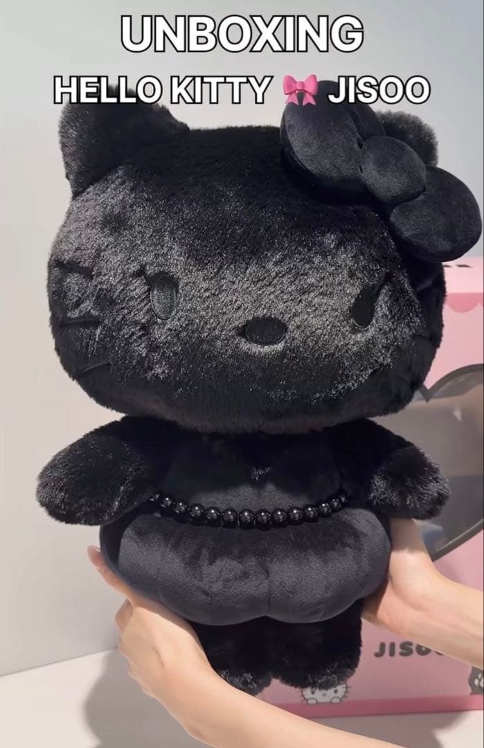 【韓国限定】HELLO KITTY × JISOO 40cm ぬいぐるみ