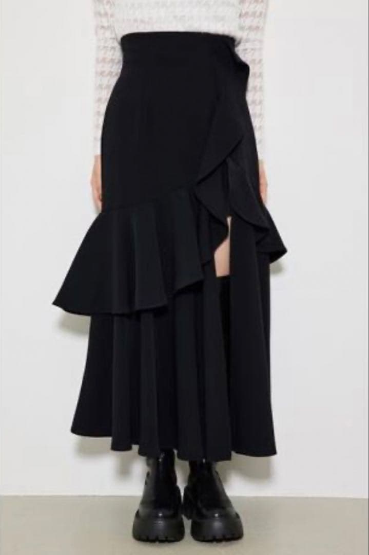 【極美品✨完売商品】riendaフリルスリットハイウエストスコートショートパンツ