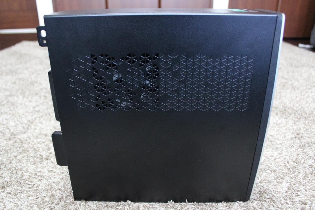 DELL Inspiron 3250 デスクトップPC 本体とキーボード