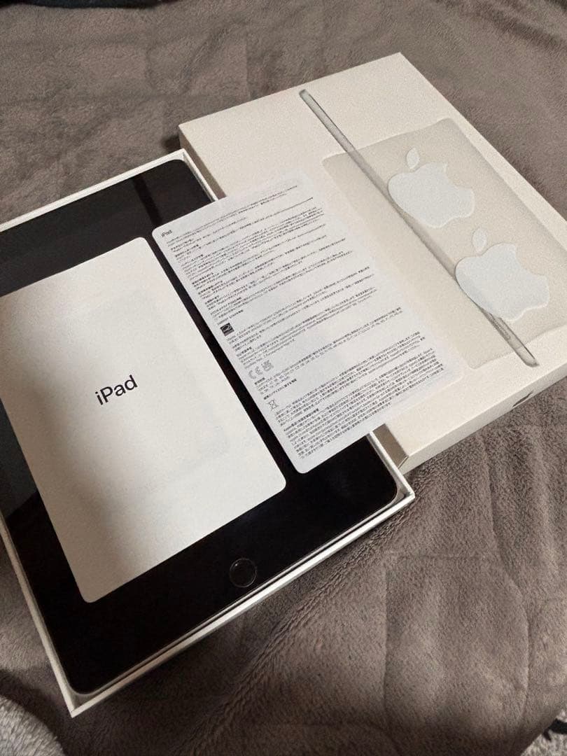 Apple iPad第9世代 シルバー 本体　256GB