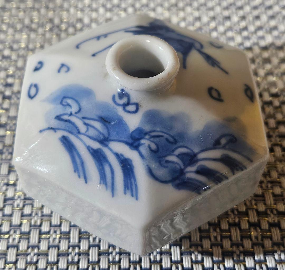 江戸時代末期〜明治時代　古伊万里　染付 鶴に波文様　六角形　油壺　花入　一輪挿し