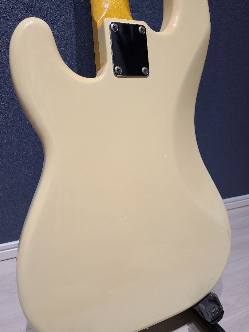 ベース Fender Japan PB70-70US OWH