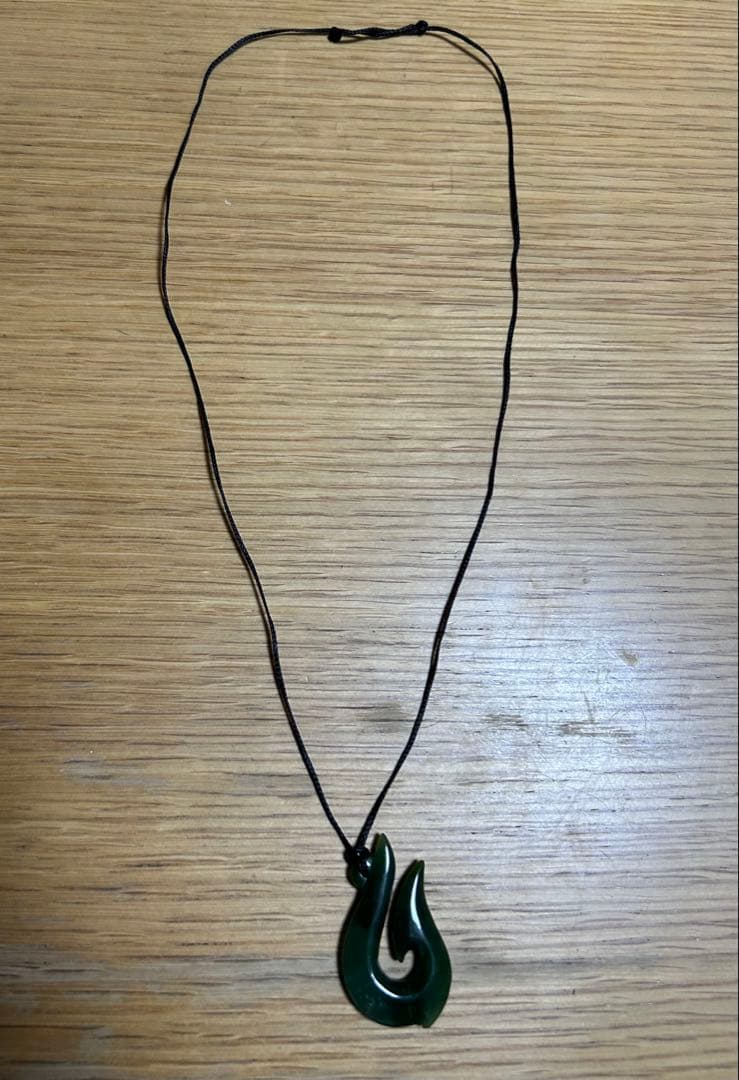 新品グリーンストーンネックレス三浦春馬