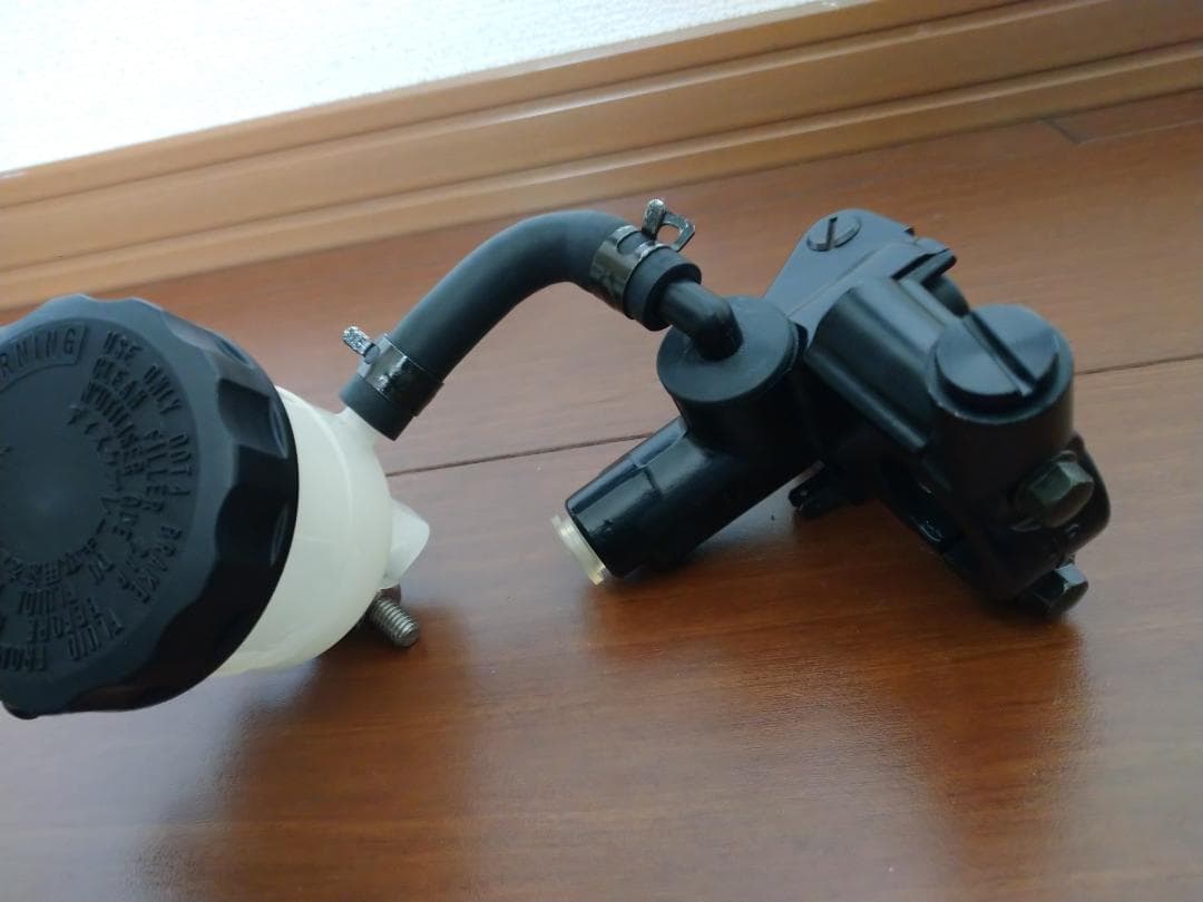 NISSIN ニッシン フロントブレーキマスター 横型 1/2 タンク別体