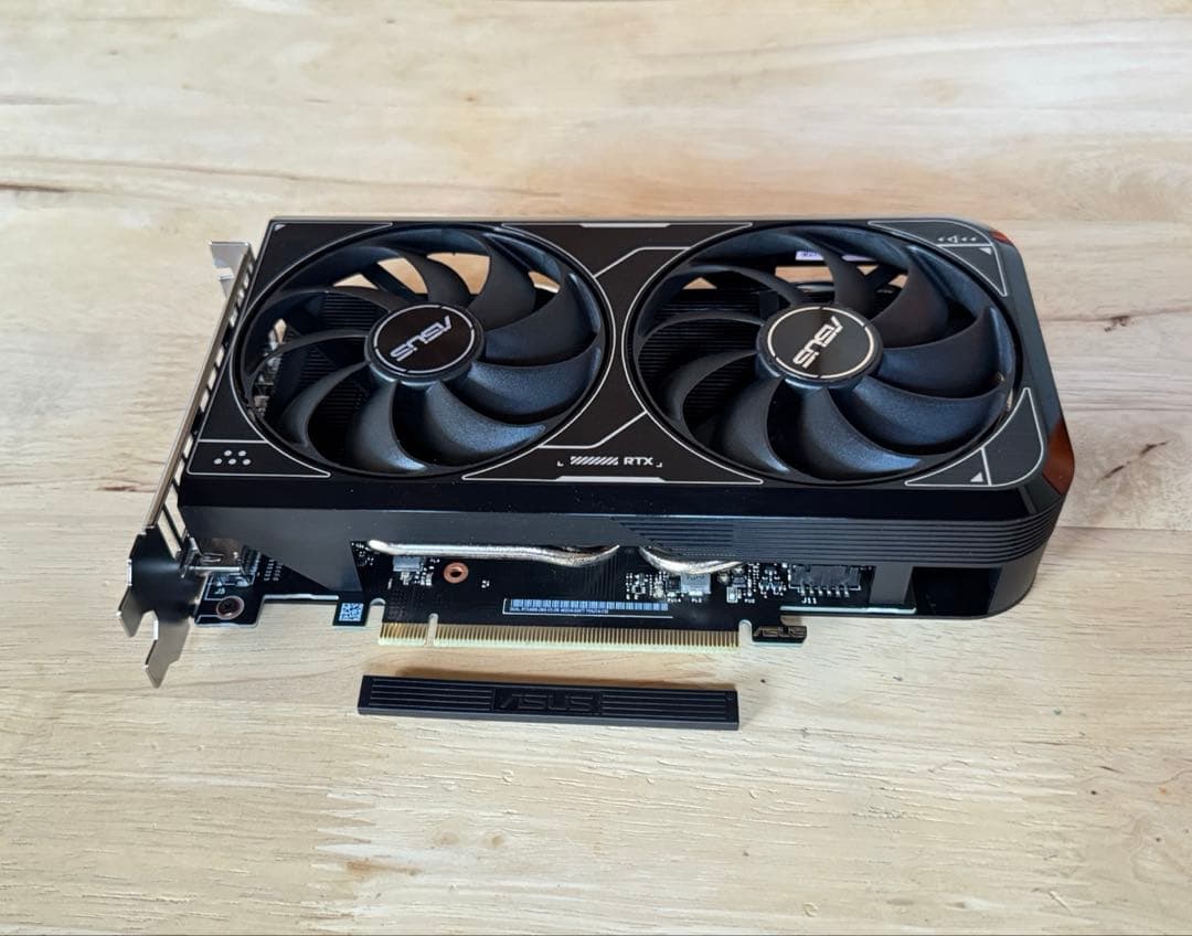 グラフィックボード・グラボ・ビデオカード ASUS GeForce RTX 4060 OC Edition 8GB