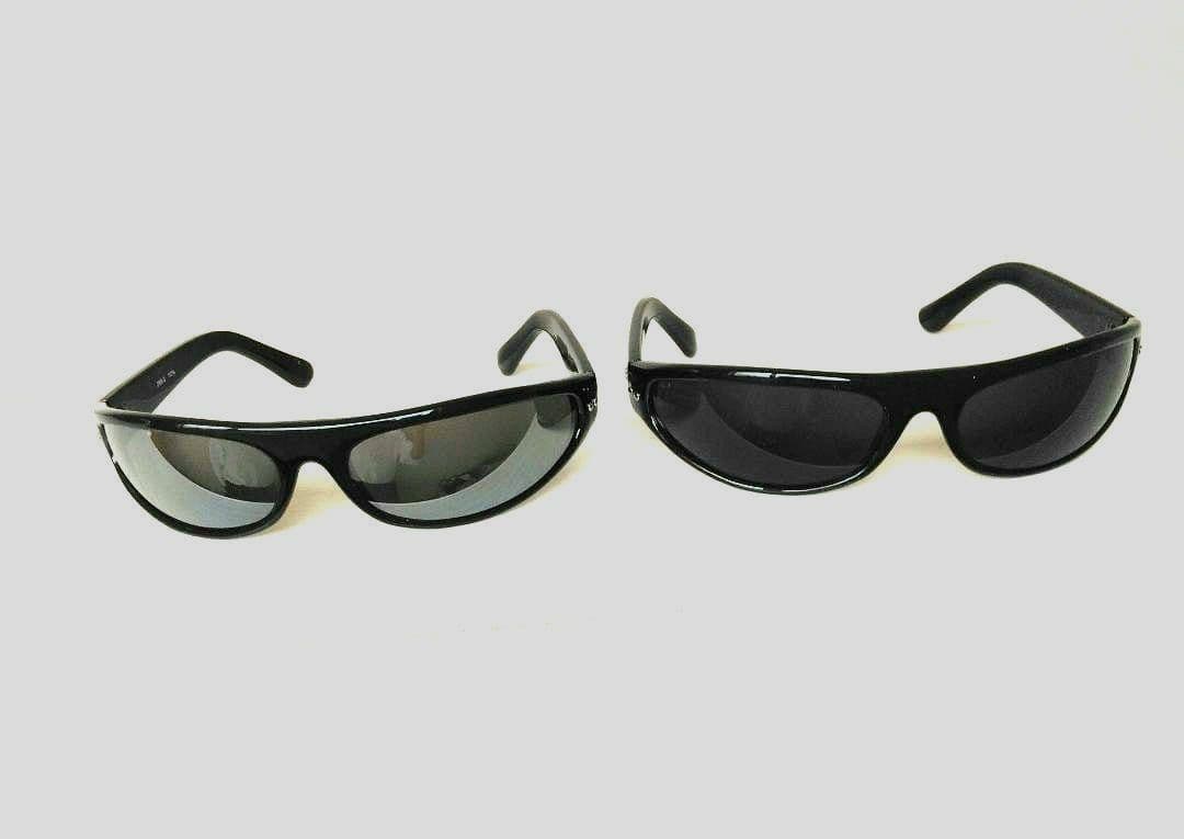 新品。横浜銀蝿 Johnnyタイプキャッツアイサングラス黒&ミラー2セット