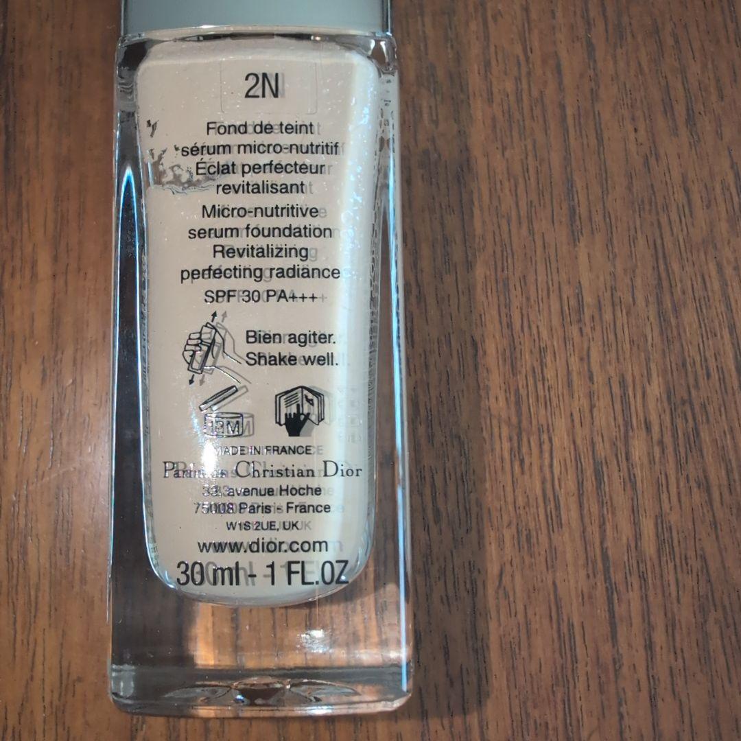 Dior プレステージ ル マイクロ フルイド タン ２N ニュートラル