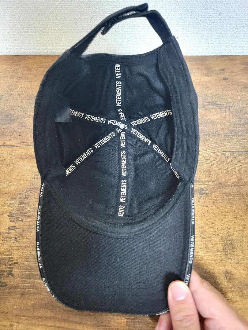 VETEMENTS キャップ