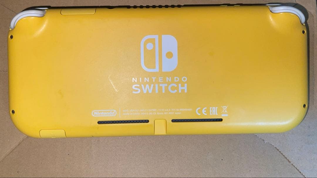 Nintendo Switch Lite イエロー　under tale 付き
