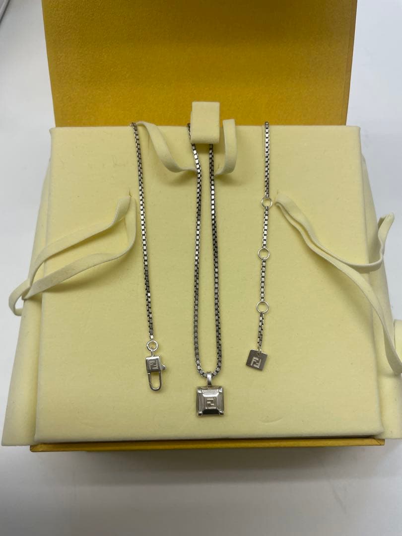FENDI シルバー チェーンネックレス